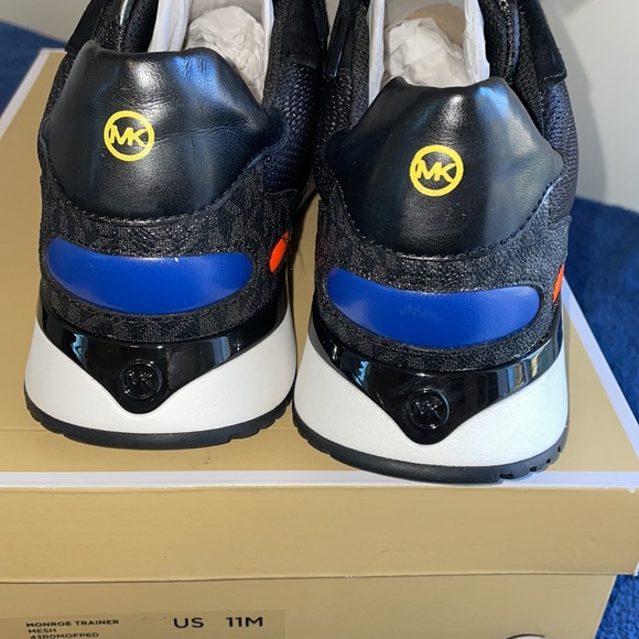 Micheal Kors Trainer shoes - Picture 3 of 8